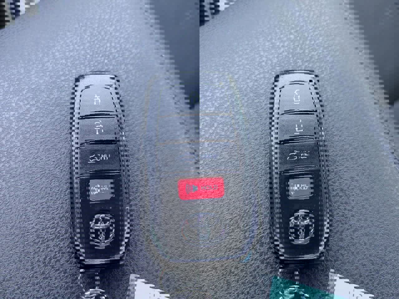 Used 2025 Toyota Camry XSE image 28