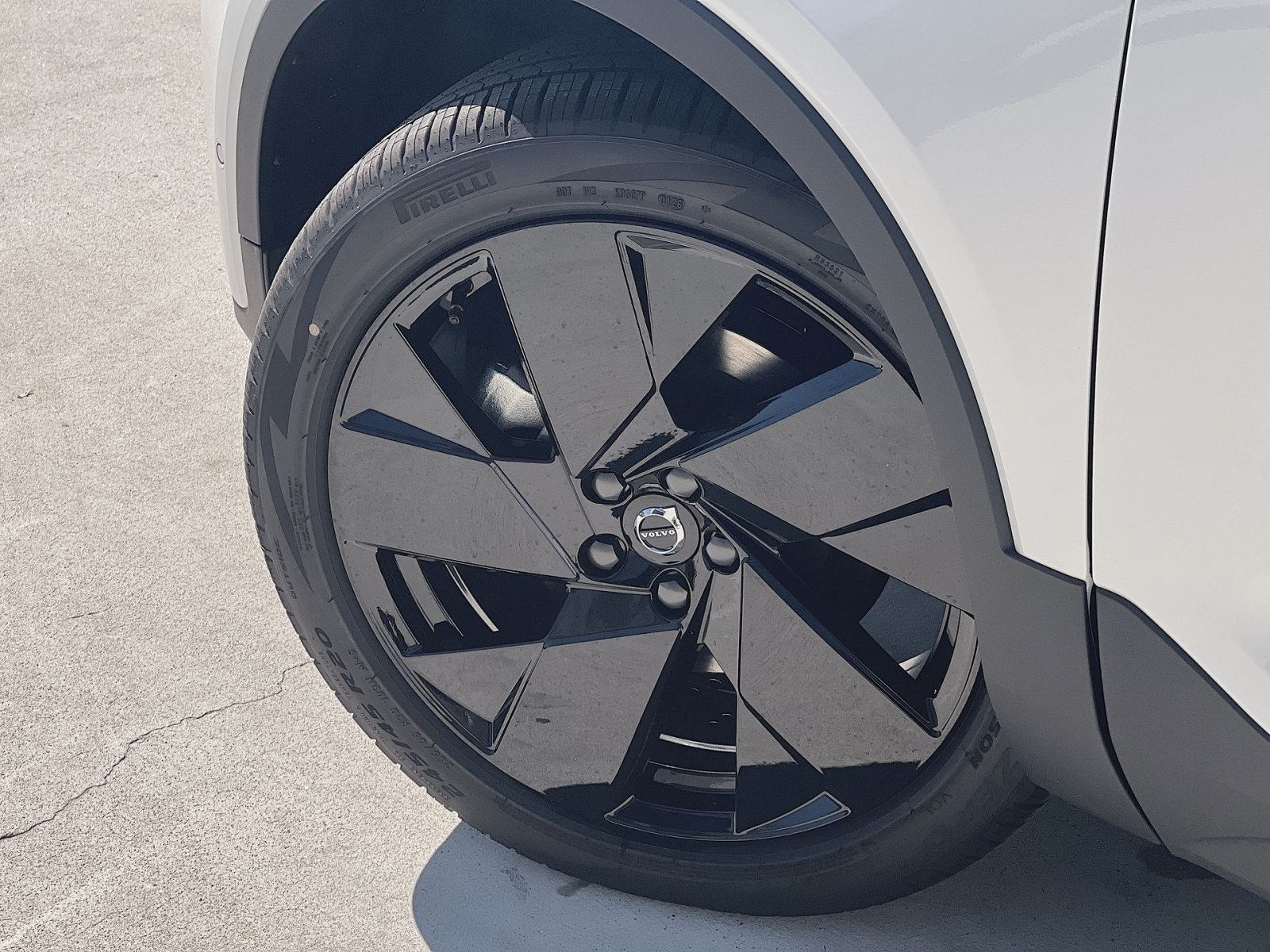 New 2026 Volvo XC40 B5 Ultra w/ Climate Package AWD/4WD image 12