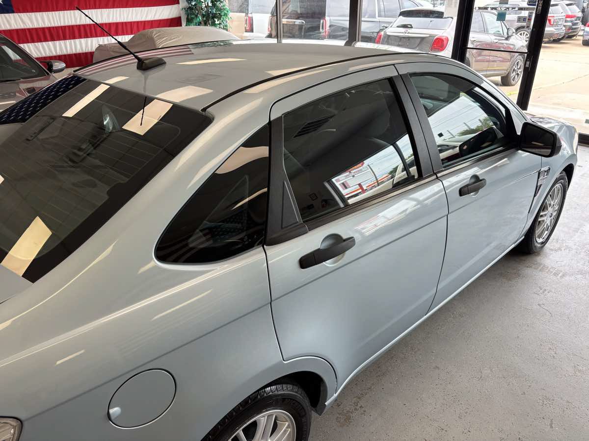 Used 2008 Ford Focus SE FWD image 12