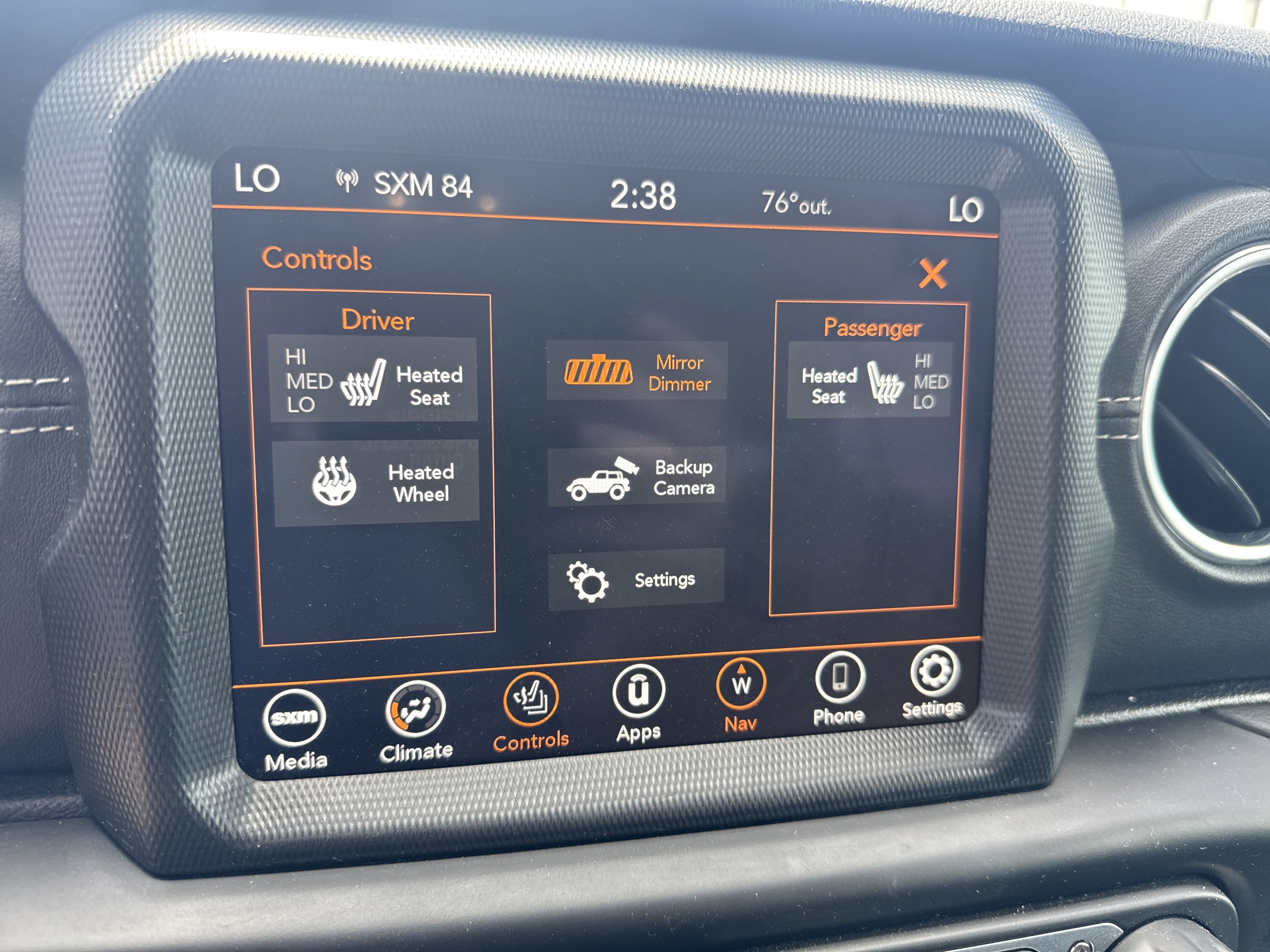Used 2023 Jeep Wrangler Unlimited Sahara w/ Cold Weather Group AWD/4WD image 28
