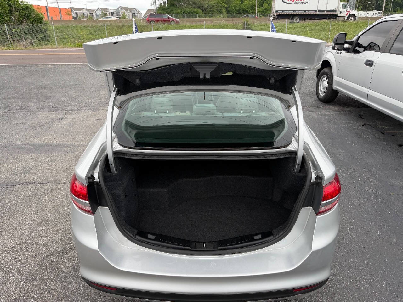 Used 2018 Ford Fusion S FWD image 8