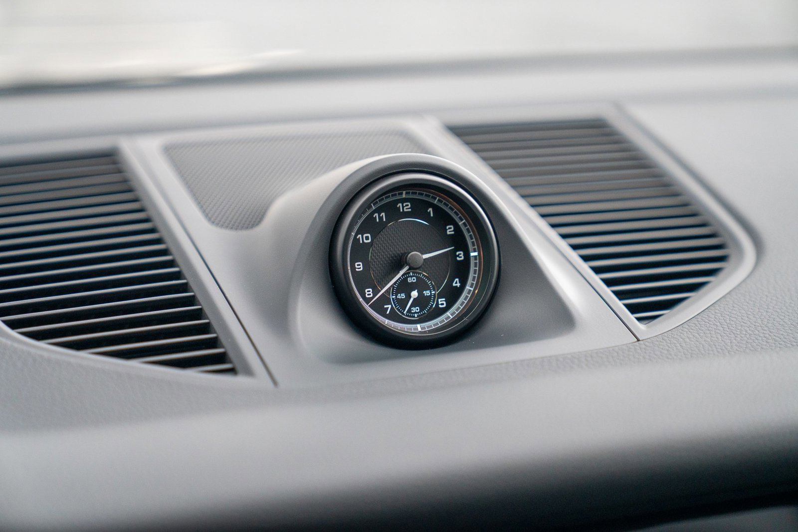 New 2026 Porsche Macan image 17