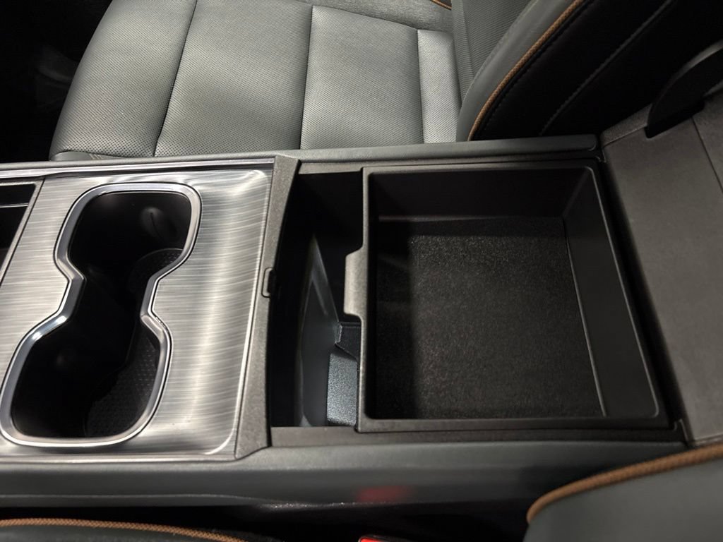 Certified 2025 GMC Acadia AT4 w/ LPO, Floor Liner Package AWD/4WD image 18