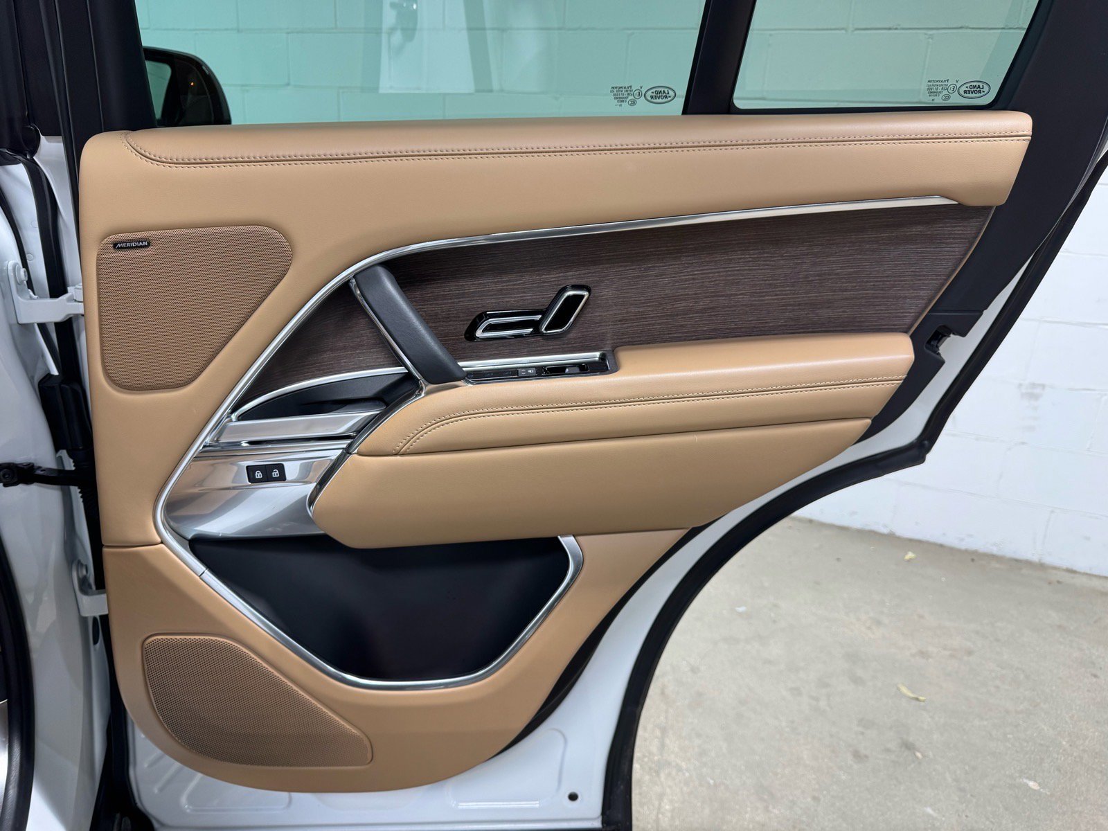 Used 2024 Land Rover Range Rover SE image 40