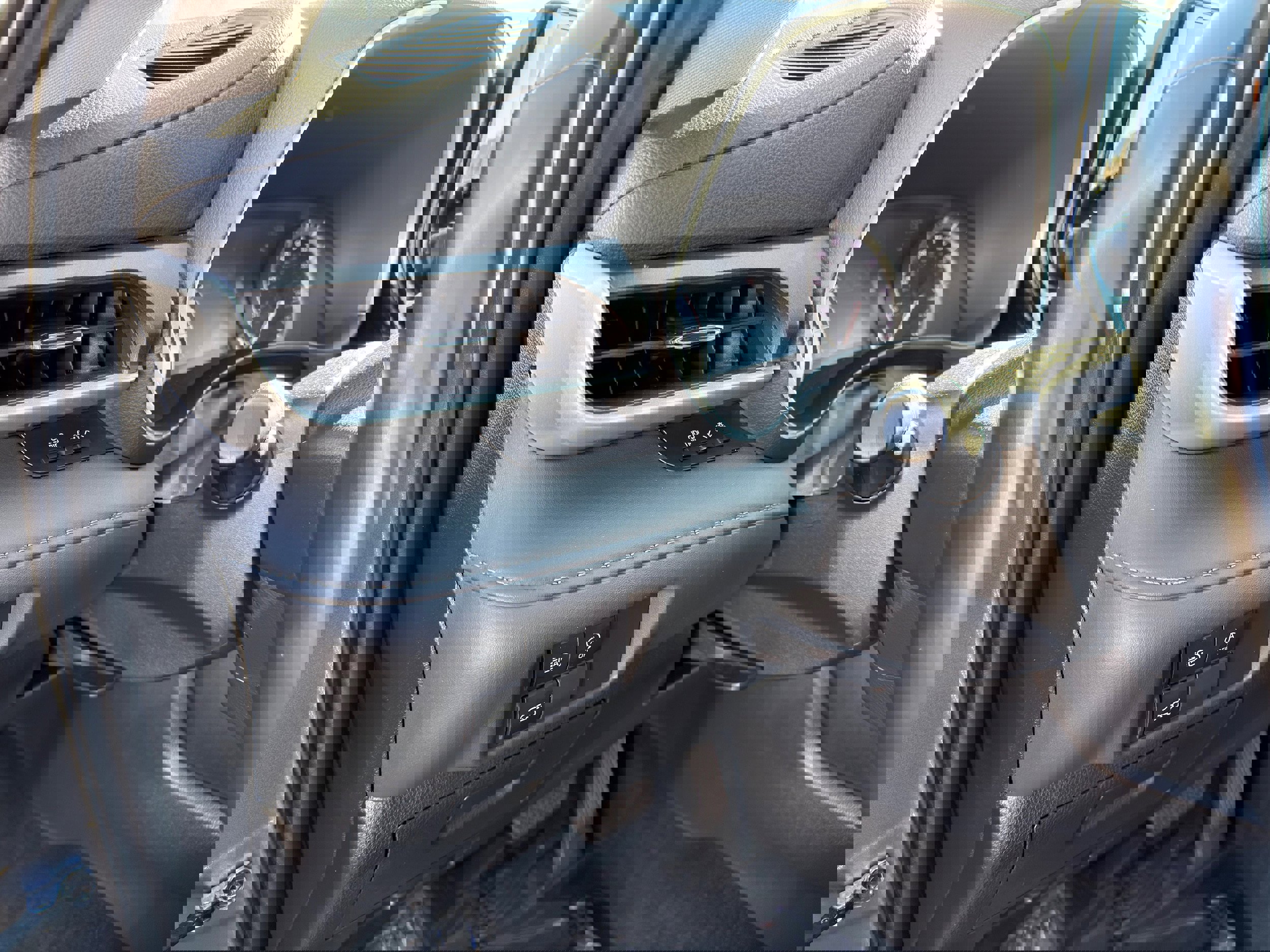 Used 2024 Toyota Highlander XLE image 25