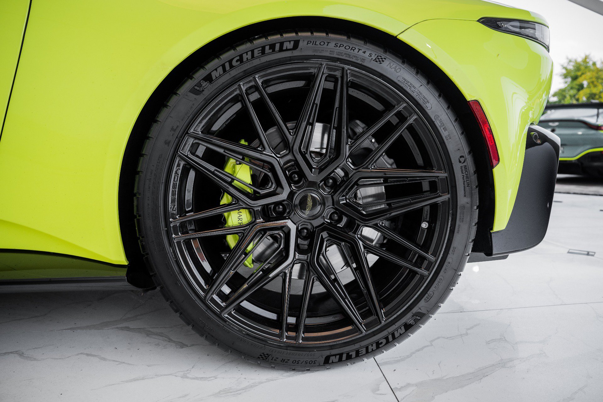 Used 2020 Aston Martin V8 Vantage Coupe RWD image 33