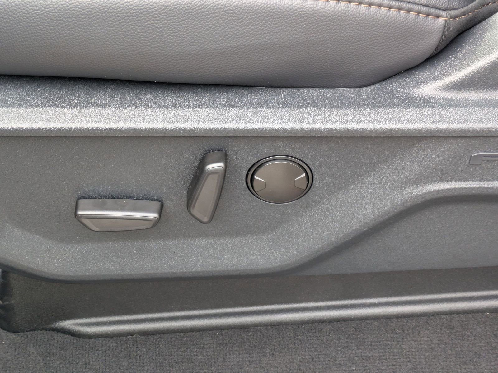 New 2025 Ford F250 Lariat w/ Black Appearance Package image 20