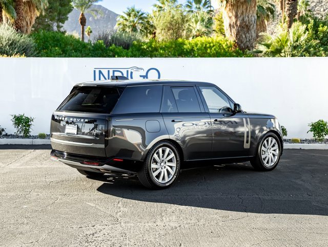 Used 2023 Land Rover Range Rover SE image 6