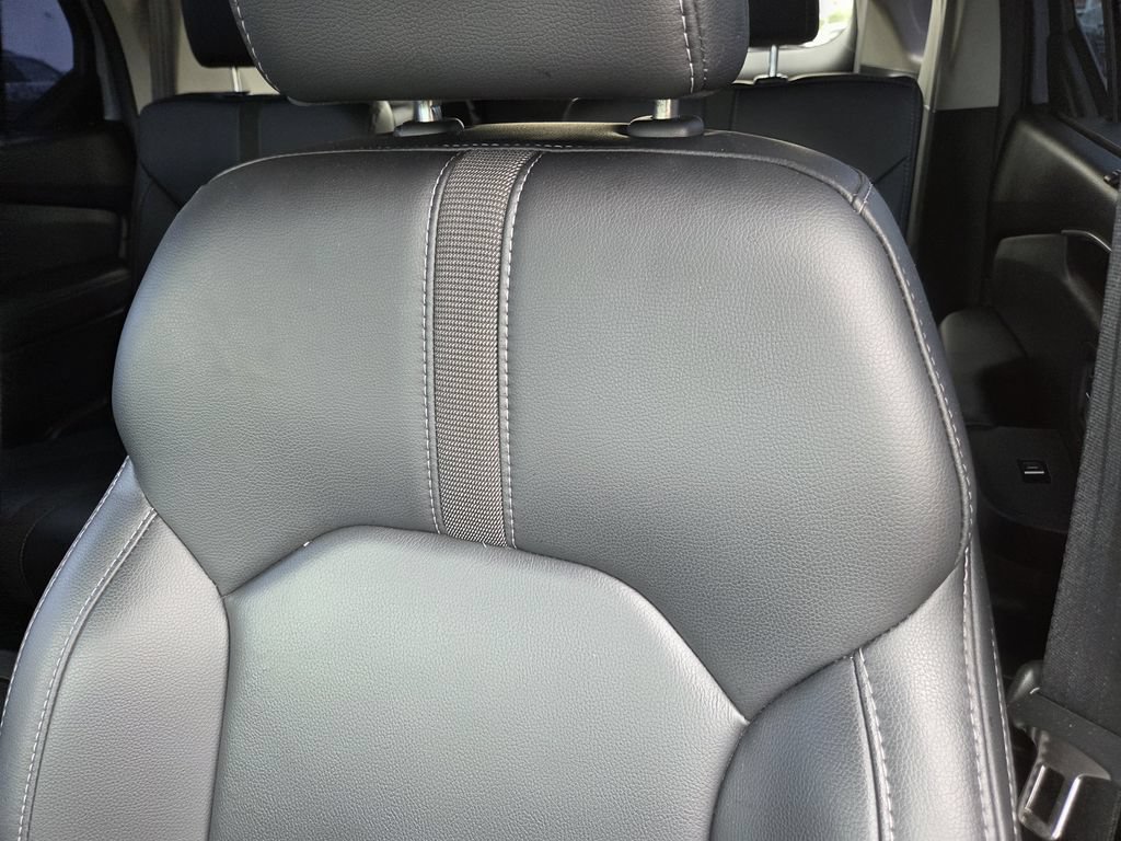 Certified 2025 Honda Pilot Touring image 18