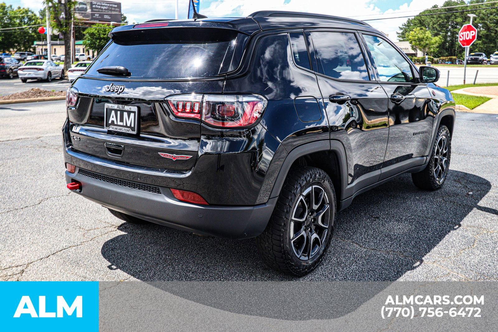 Used 2024 Jeep Compass Trailhawk image 7