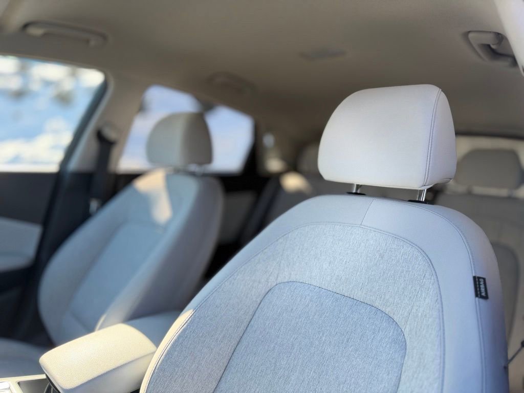 Used 2023 Hyundai Kona SE image 15