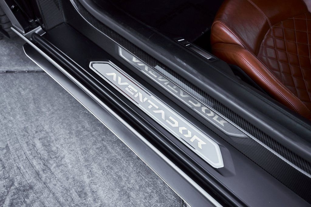 Used 2018 Lamborghini Aventador S image 44