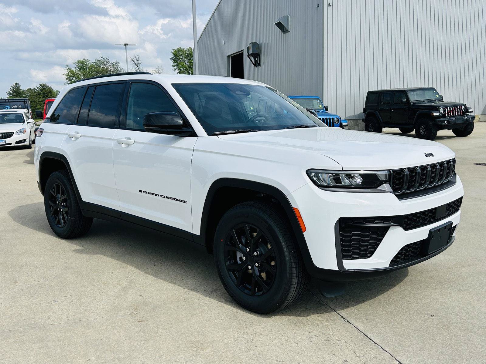 New 2026 Jeep Grand Cherokee Altitude AWD/4WD video 2