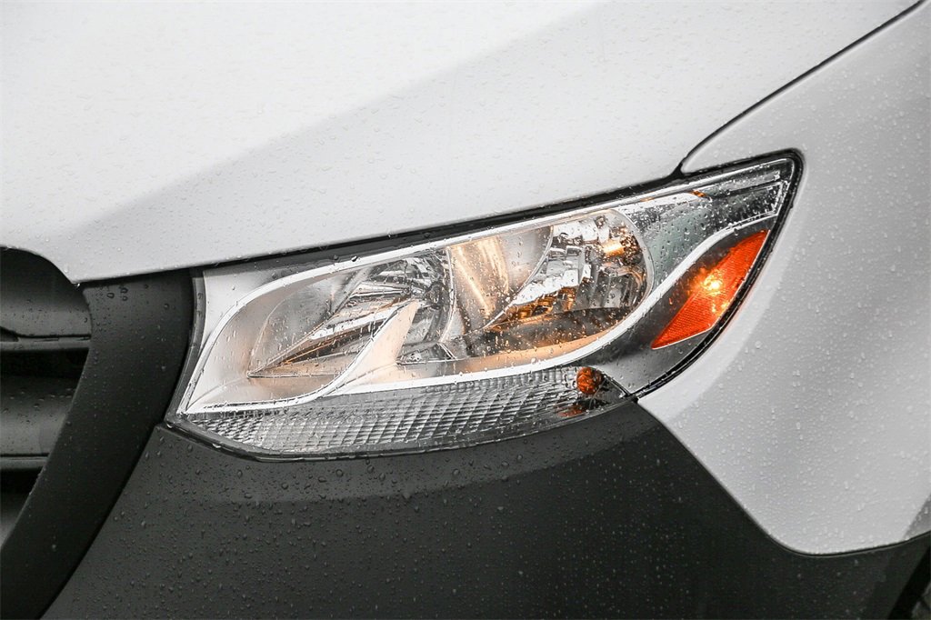 Used 2024 Mercedes-Benz eSprinter 170 Cargo image 8