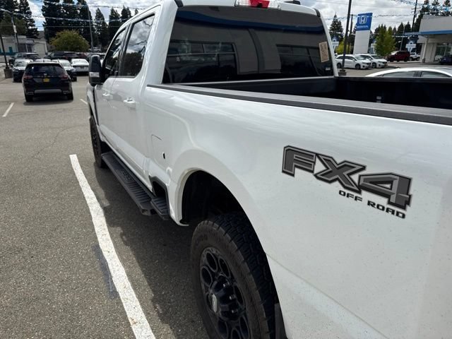 Used 2025 Ford F350 Lariat w/ Black Appearance Package AWD/4WD image 4