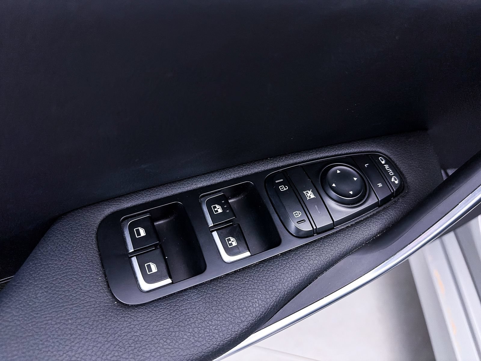 Used 2022 Kia Stinger GT-Line RWD image 16