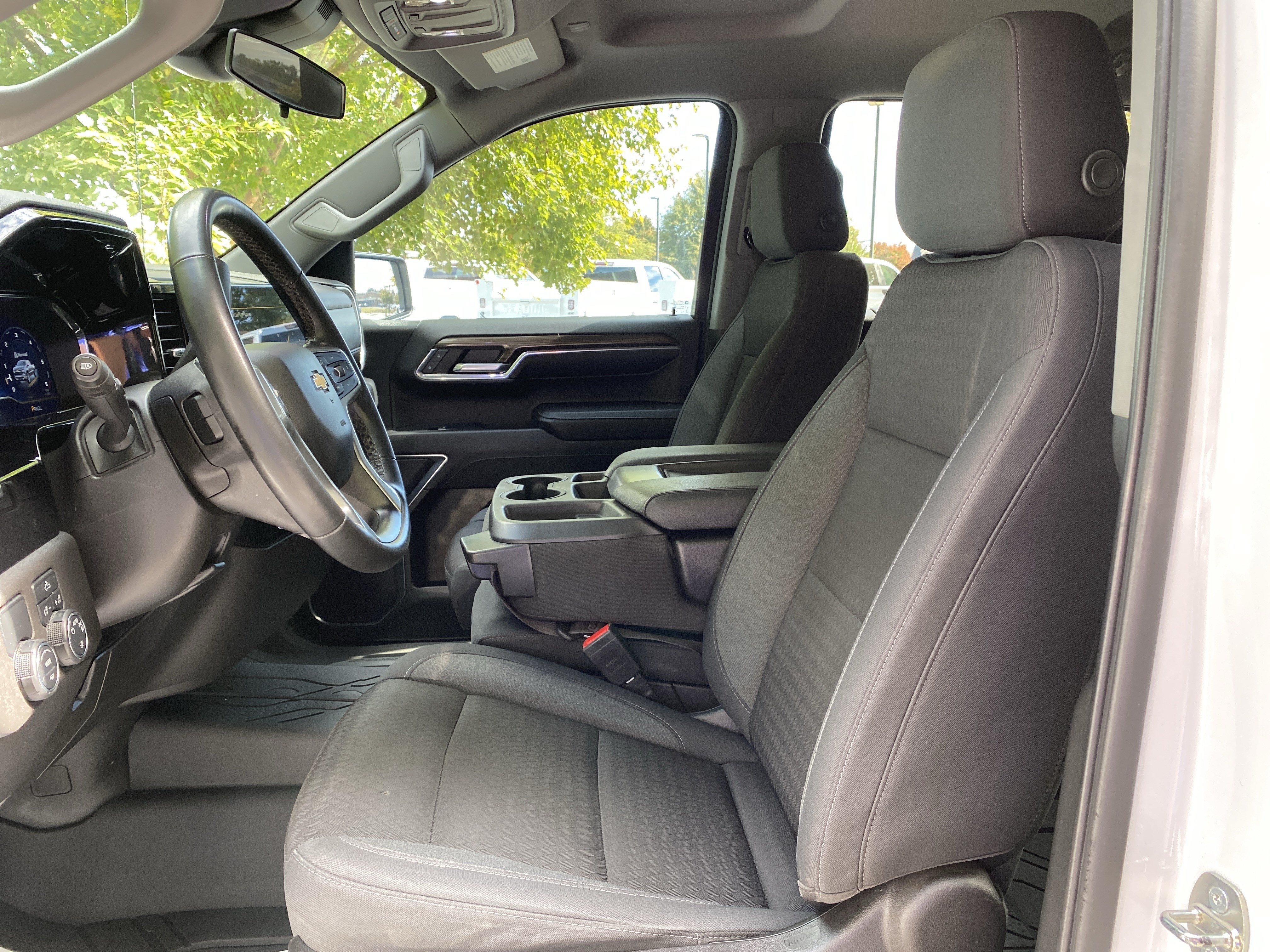 Used 2023 Chevrolet Silverado 1500 LT RWD image 16