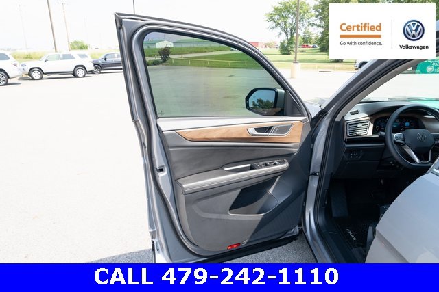 Certified 2024 Volkswagen Atlas SE image 11
