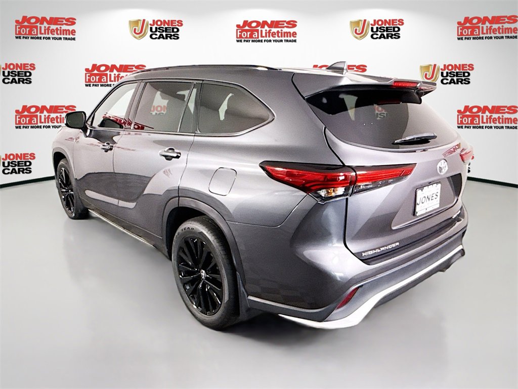 Certified 2023 Toyota Highlander XSE image 2