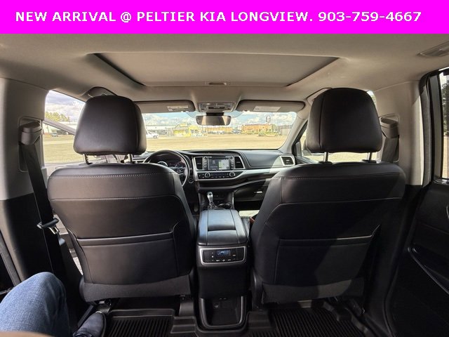 Used 2017 Toyota Highlander XLE image 16
