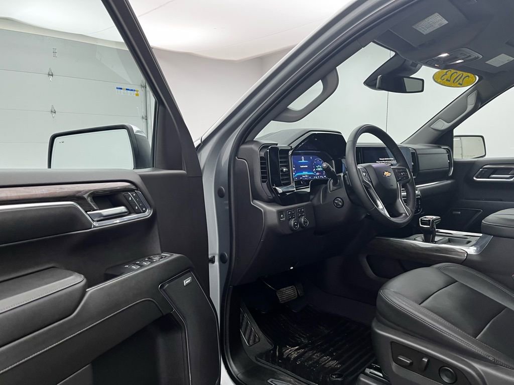 Used 2023 Chevrolet Silverado 1500 LTZ w/ LTZ Convenience Package II image 15