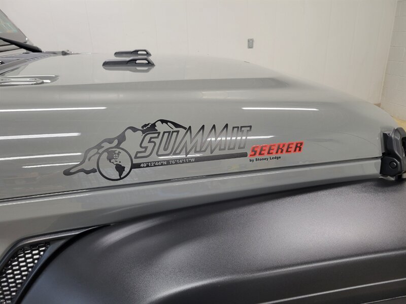 Used 2022 Jeep Wrangler Unlimited Sport AWD/4WD image 17