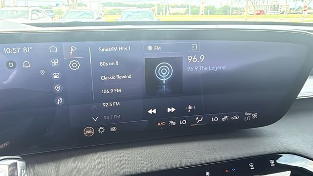 Used 2025 Buick Enclave Preferred AWD/4WD image 19