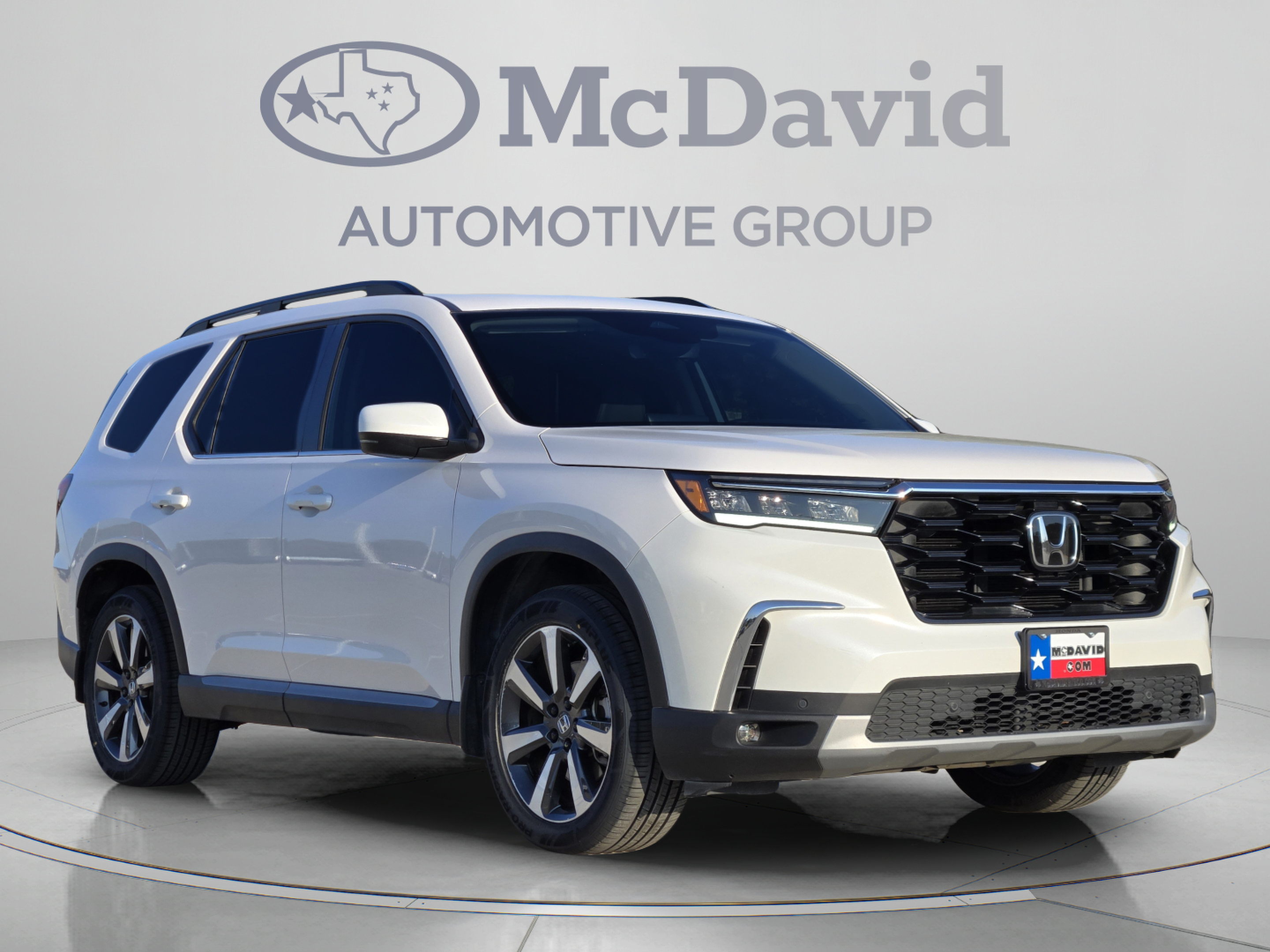 Certified 2025 Honda Pilot Touring image 7