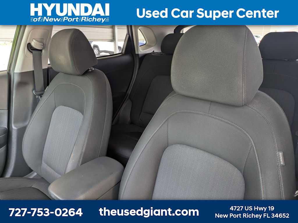Certified 2022 Hyundai Kona SEL w/ Cargo Package image 7