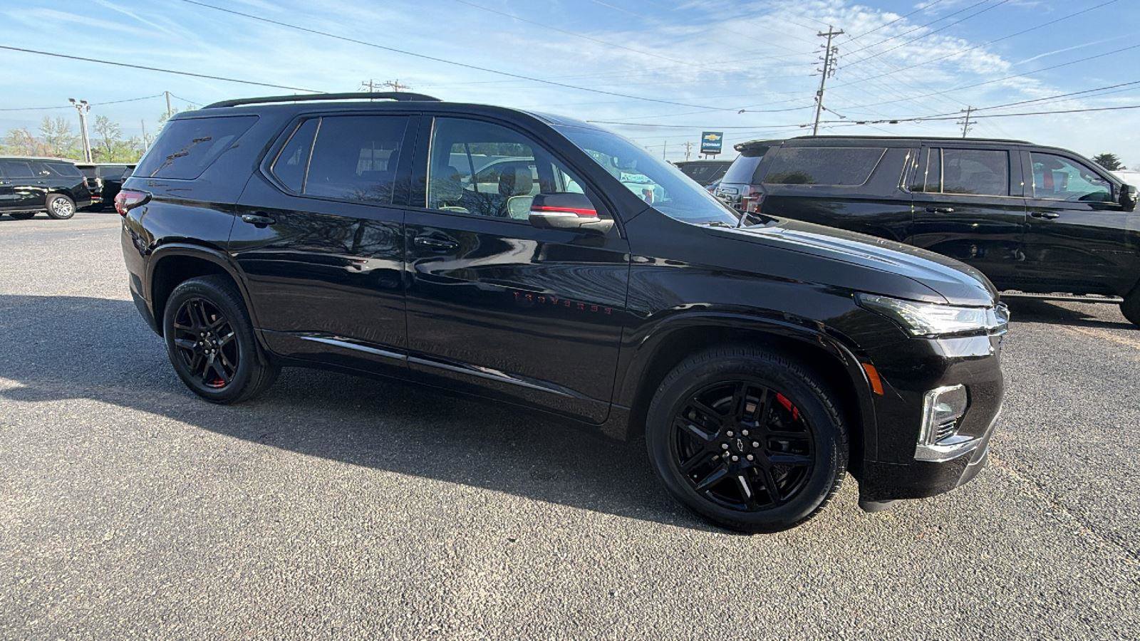 Certified 2023 Chevrolet Traverse Premier w/ Redline Edition image 3