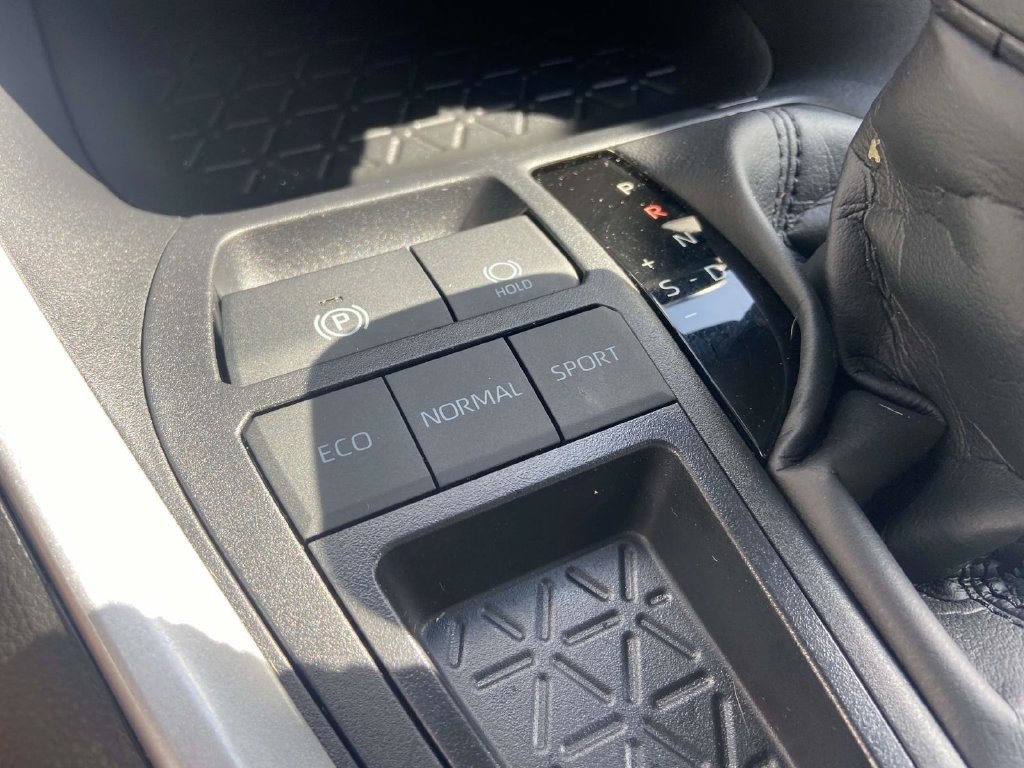 Used 2025 Toyota RAV4 LE FWD image 24