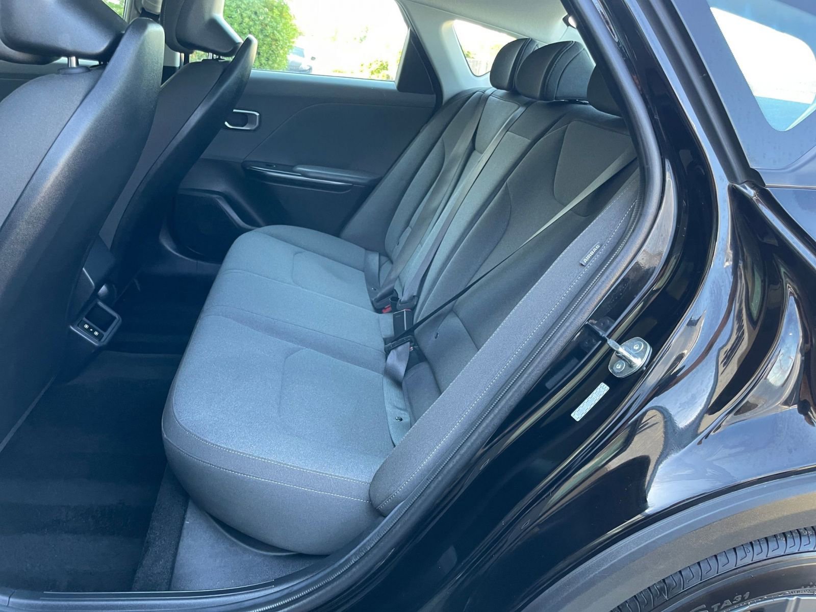 Used 2025 Kia K4 LXS image 38