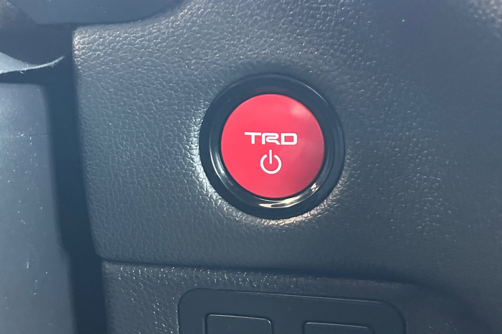 Certified 2025 Toyota Sequoia Limited w/ TRD Off-Road Package image 20