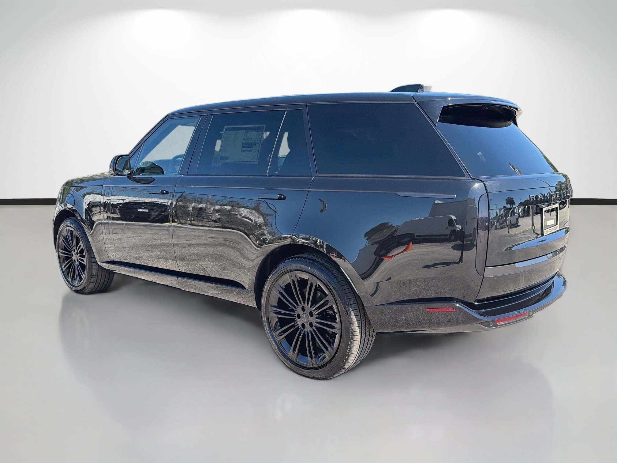 New 2026 Land Rover Range Rover Long Wheelbase SE AWD/4WD image 3