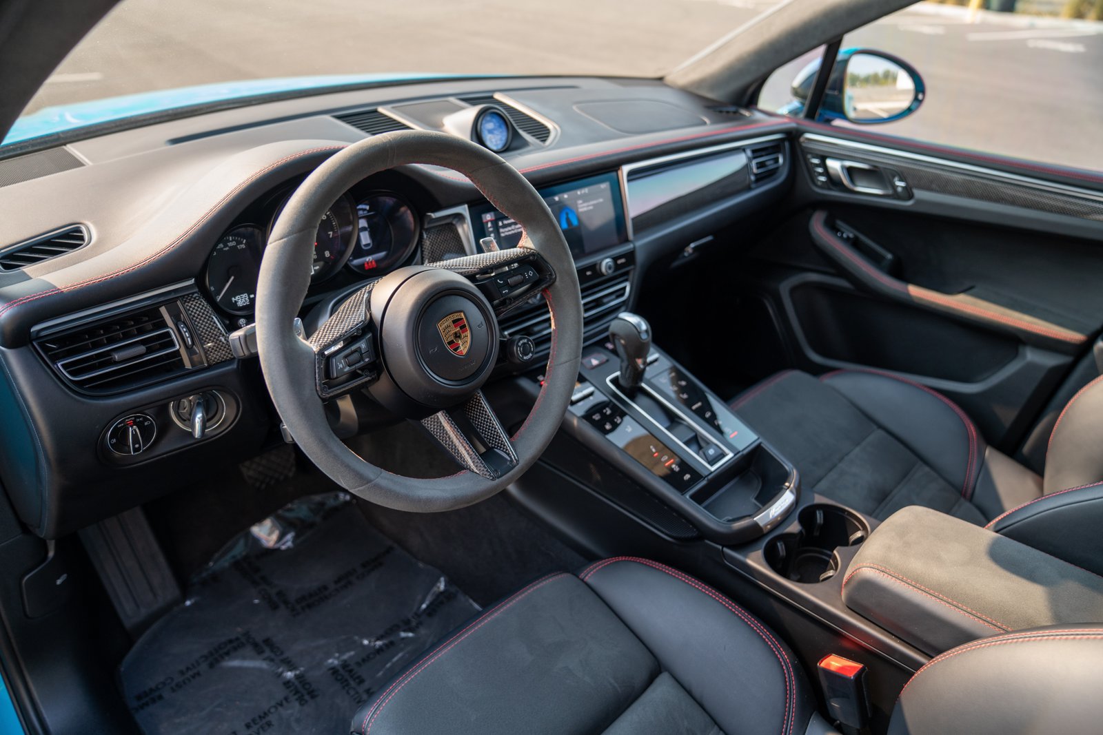 Certified 2024 Porsche Macan GTS AWD/4WD image 4