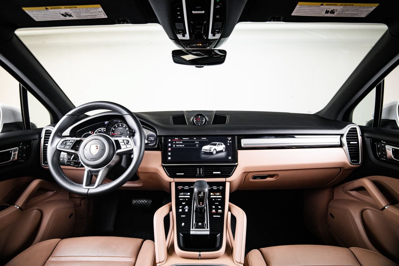 Certified 2023 Porsche Cayenne Platinum Edition AWD/4WD image 25