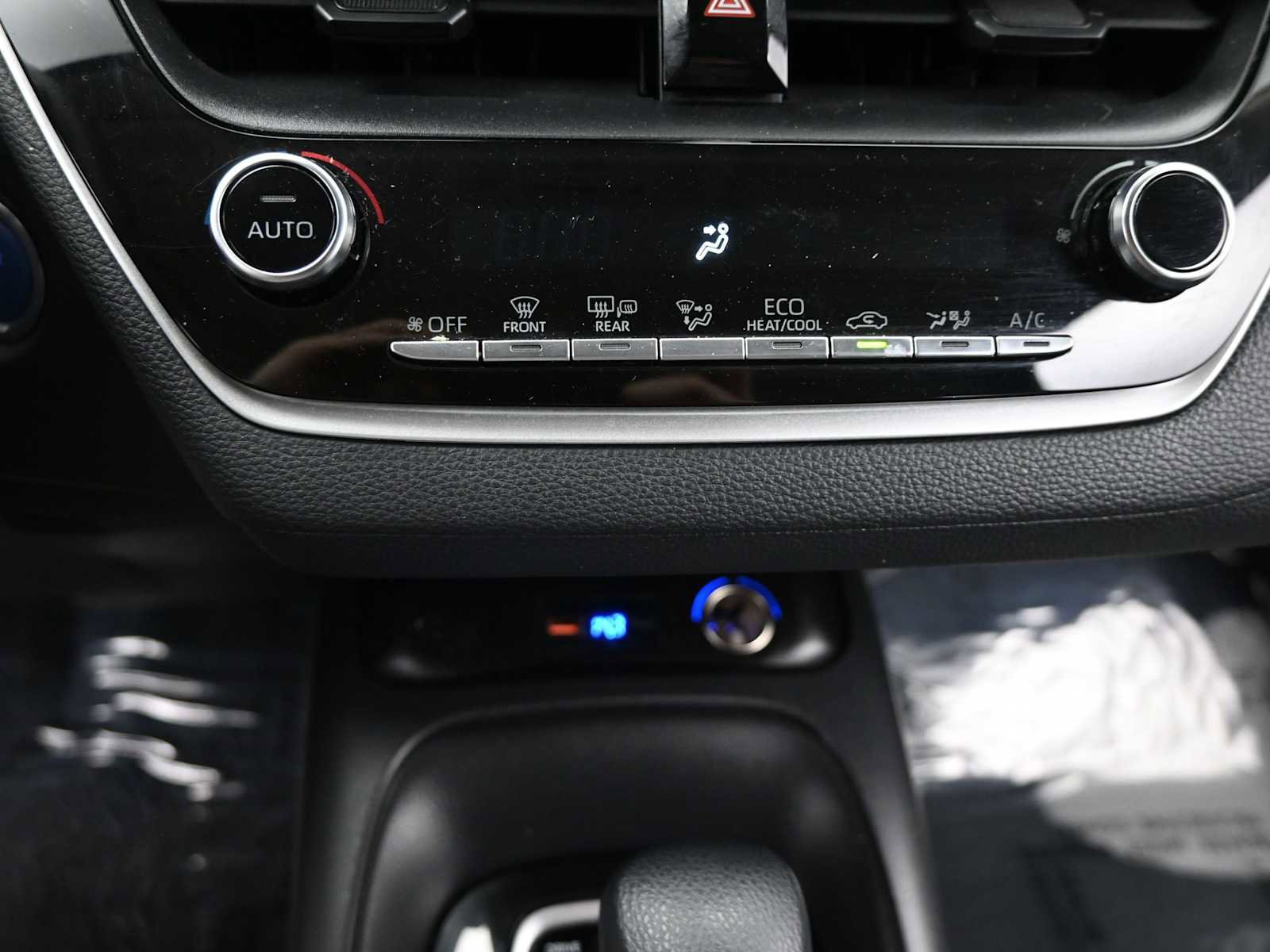 Used 2022 Toyota Corolla LE image 19
