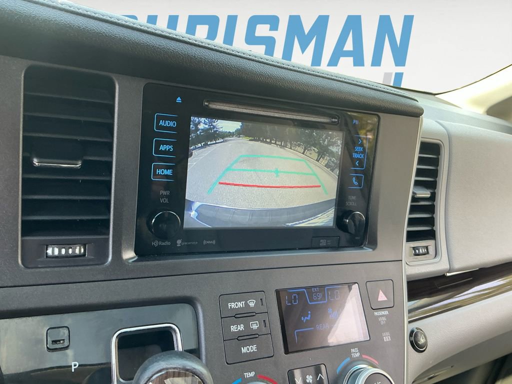 Used 2017 Toyota Sienna XLE Premium FWD image 21