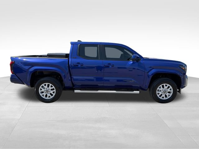 Used 2025 Toyota Tacoma SR5 AWD/4WD image 8