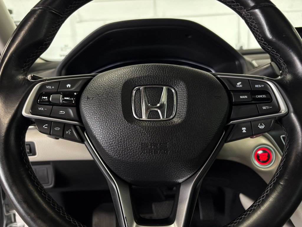 Used 2018 Honda Accord Touring image 15