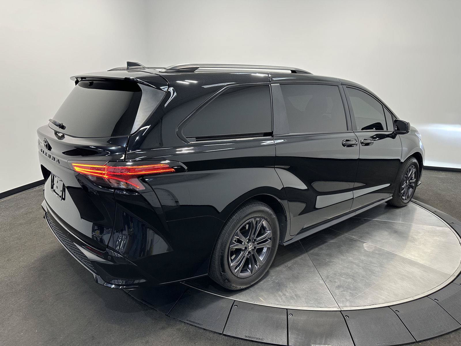 Used 2026 Toyota Sienna XSE AWD/4WD image 7
