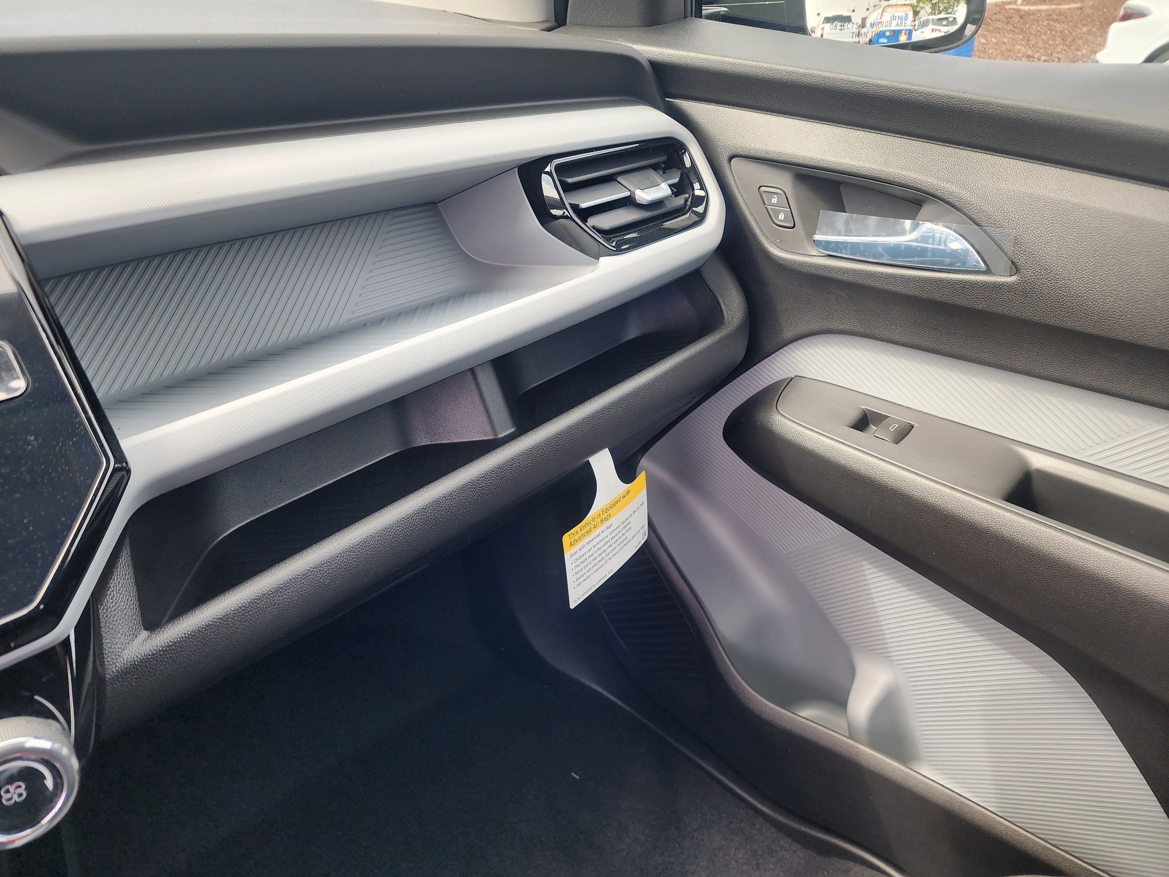 New 2027 Chevrolet Bolt LT image 34