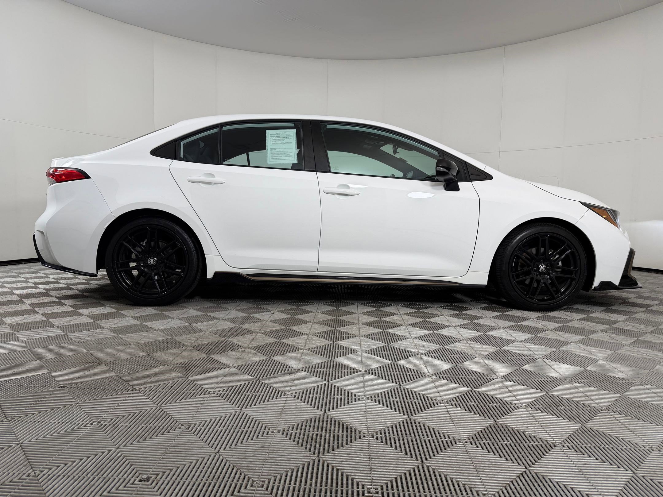Used 2022 Toyota Corolla SE FWD image 7