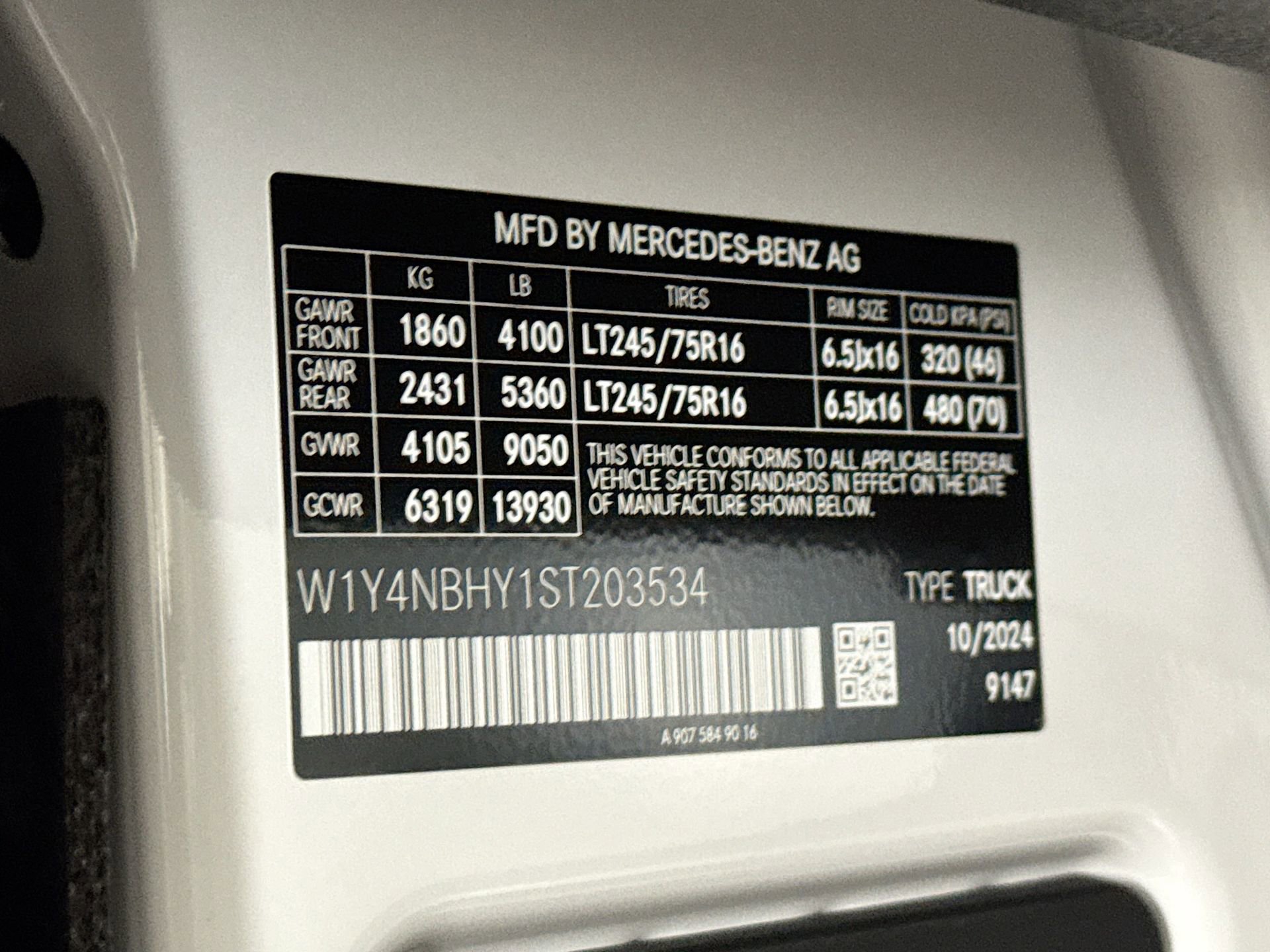 Used 2025 Mercedes-Benz Sprinter 2500 image 30