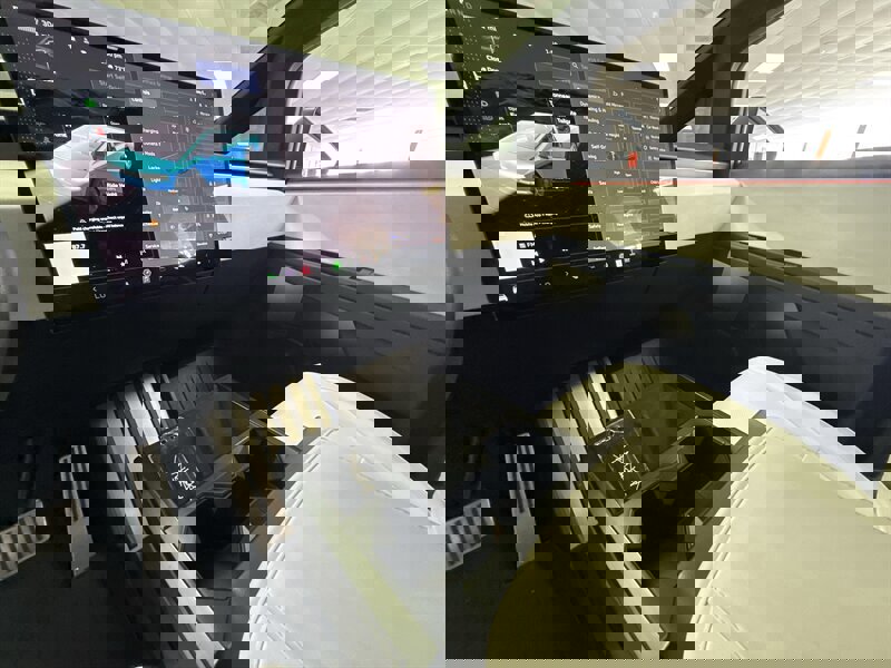 Used 2024 Tesla Cybertruck AWD Crew Cab image 35