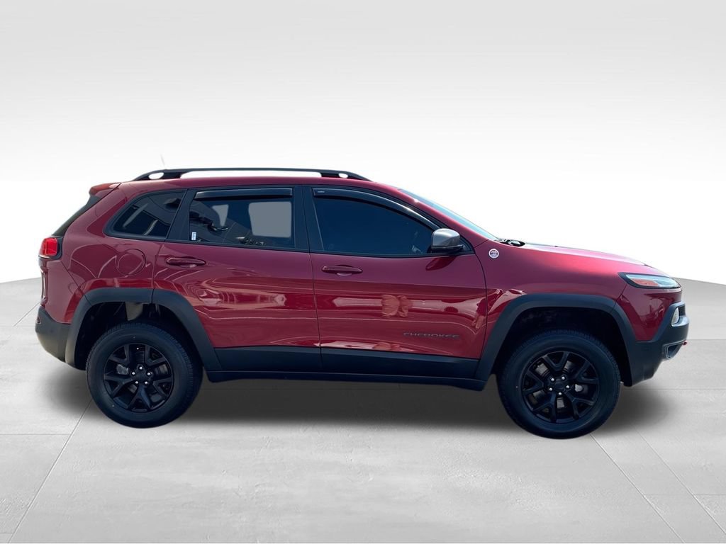 Used 2017 Jeep Cherokee Trailhawk AWD/4WD image 9