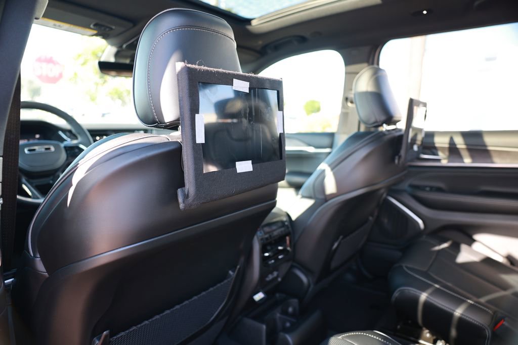 New 2025 Jeep Grand Cherokee L Overland w/ Rear Seat Video Group I image 28