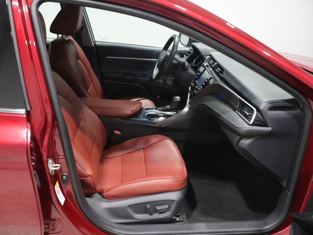Used 2018 Toyota Camry XSE FWD image 22
