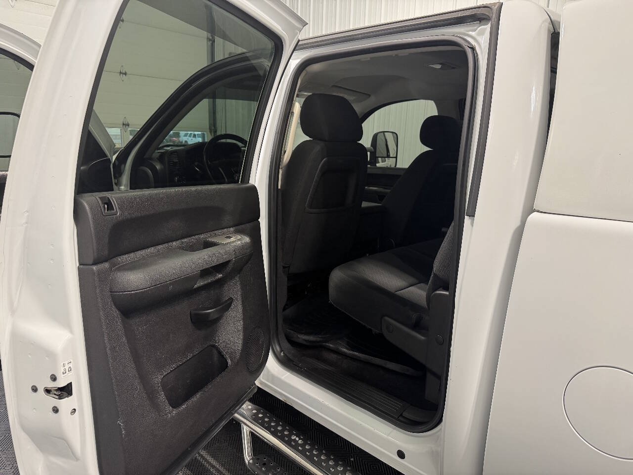 Used 2011 Chevrolet Silverado 2500 LT AWD/4WD image 10