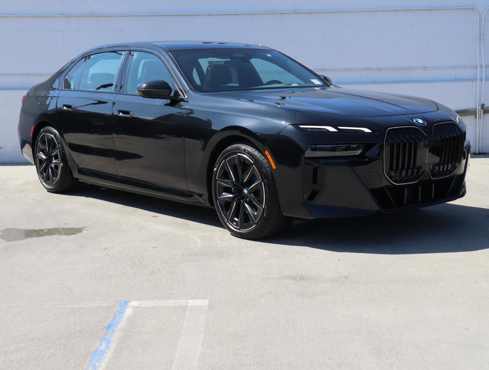 New 2026 BMW 750e xDrive